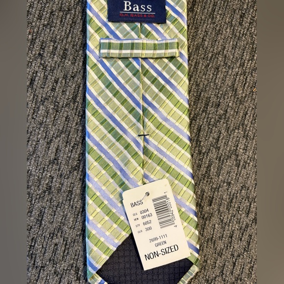 NWT G.H. Bass & Co. Men’s Diagonal Striped Silk Tie Green/Blue/White - Picture 2 of 4